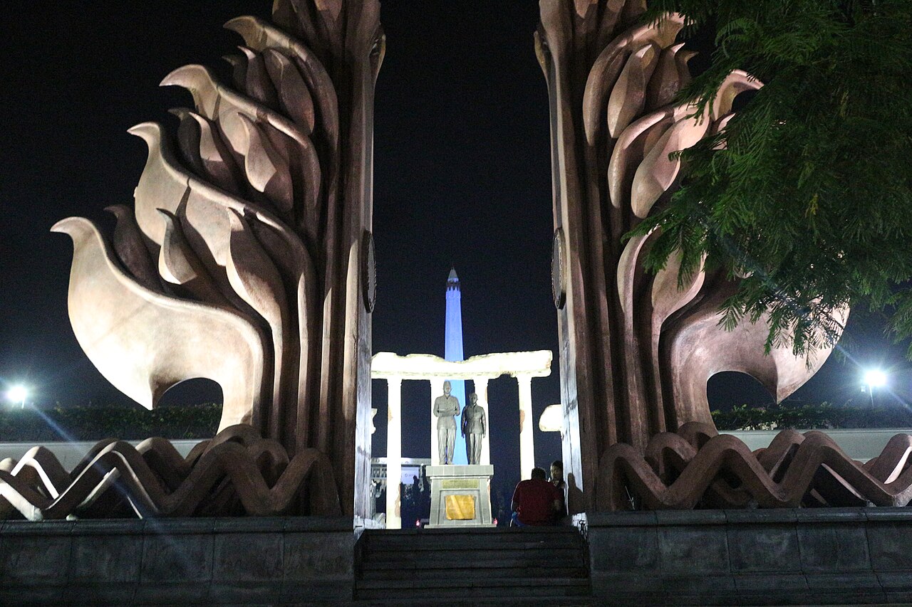 Tugu Pahlawan, Surabaya